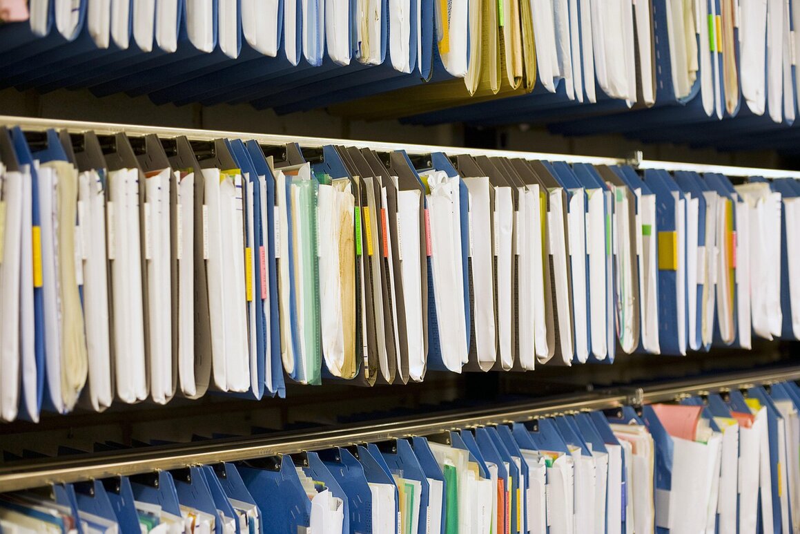 Documentos históricos digitalizados sobre movimientos pacifistas